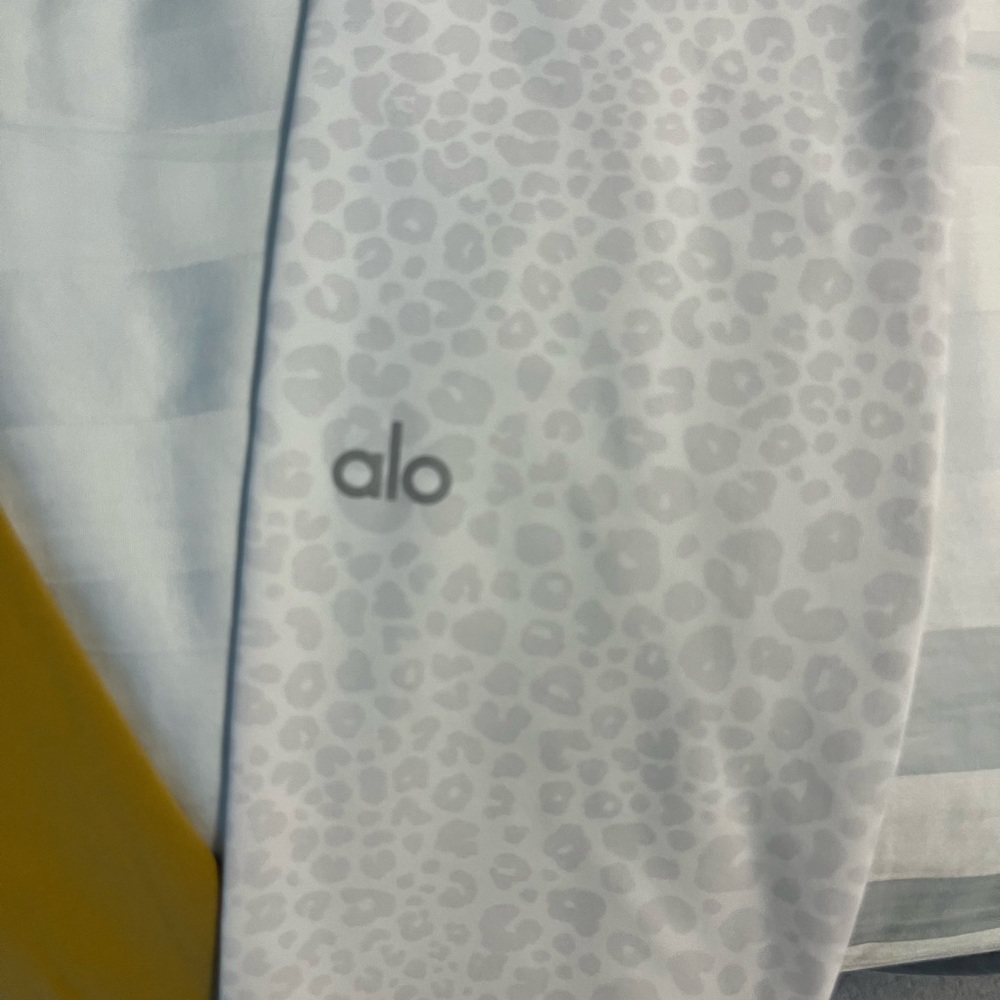 NWOT Alo leggings